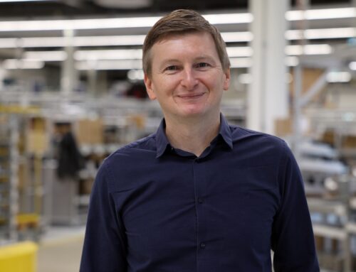 Der Mensch entwickelt die Lösung, KI ergänzt